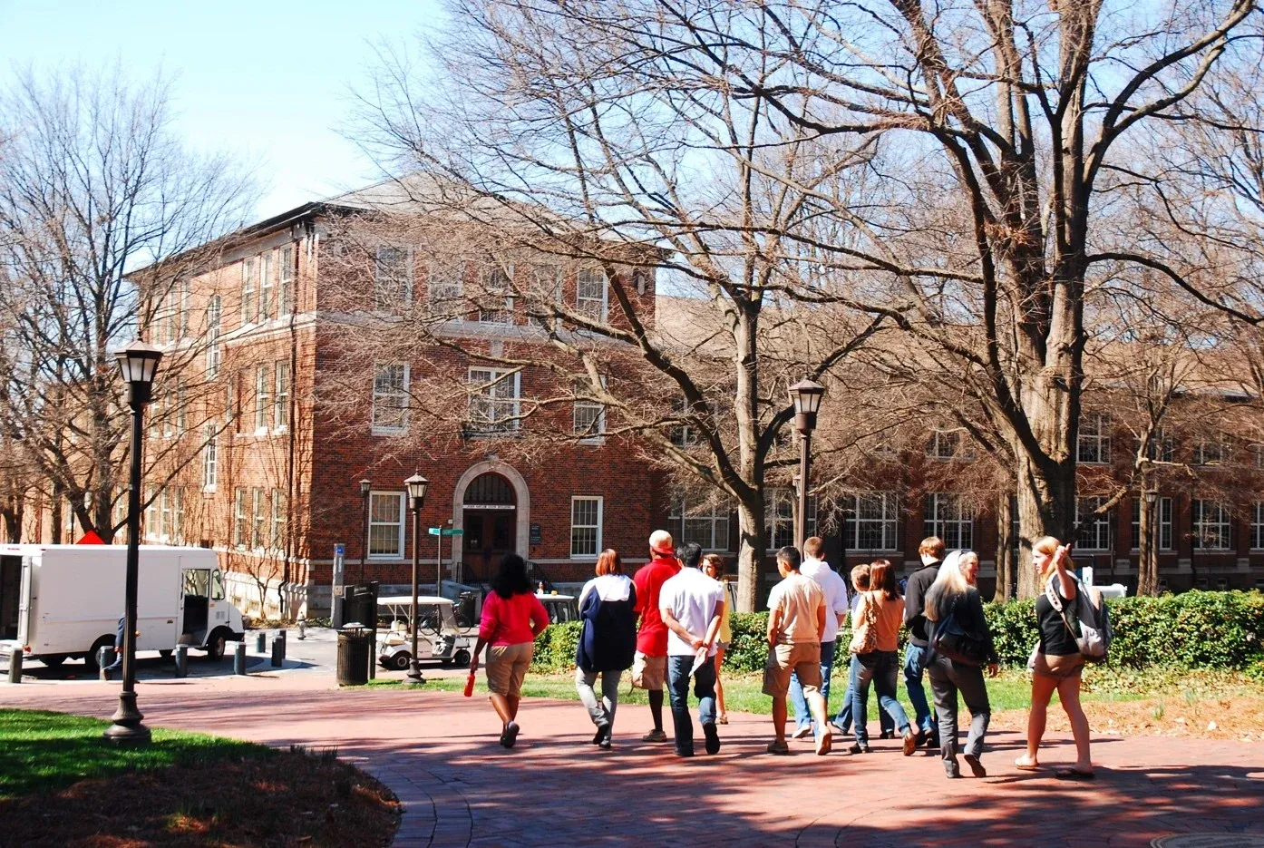 10 Tips on How to Give a Campus Tour